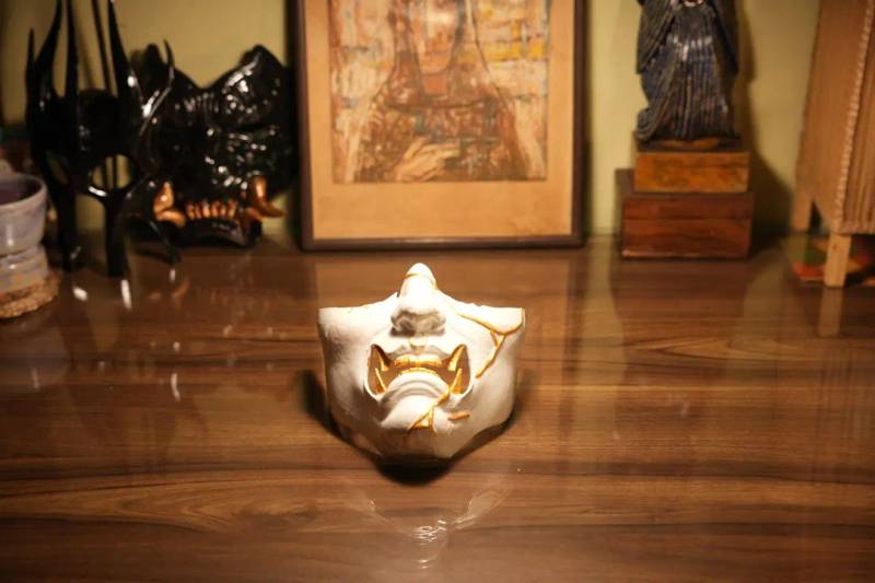 Kintsugi Fracture Mask