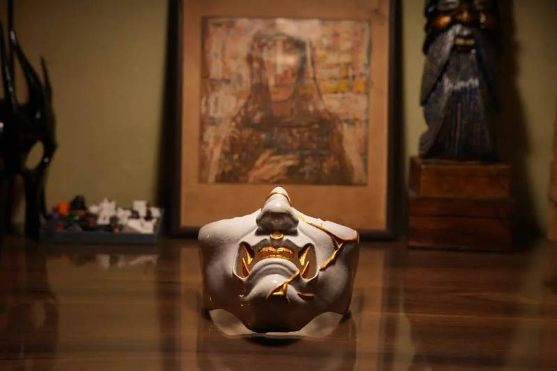 Kintsugi Fracture Mask